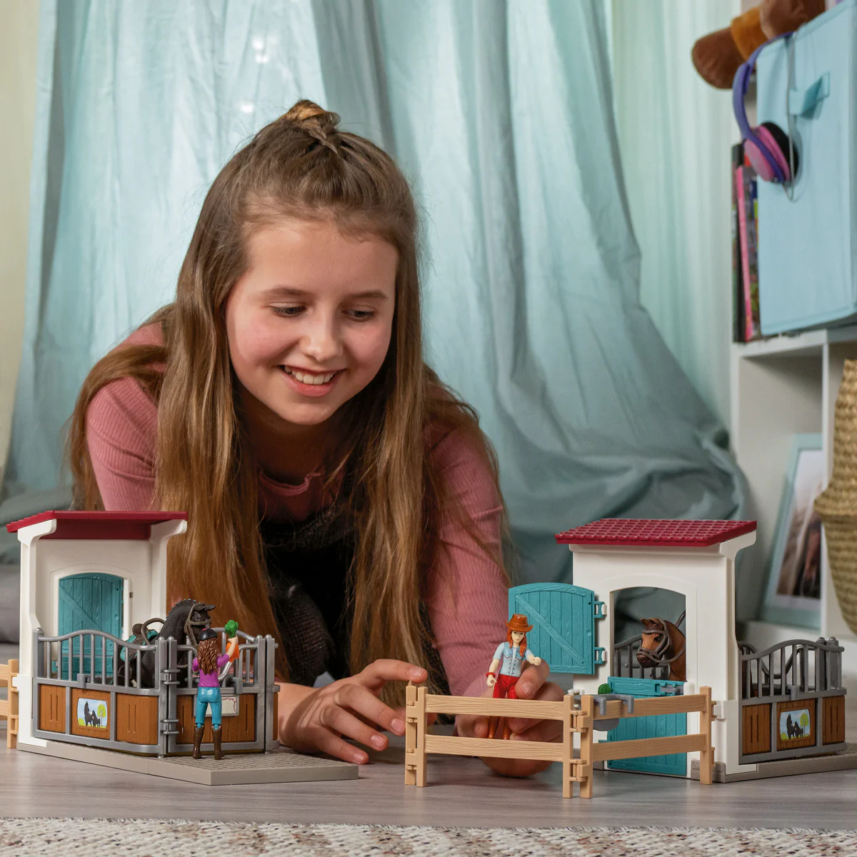 Horse Box with HORSE CLUB Hannah & Cayenne - Image 4