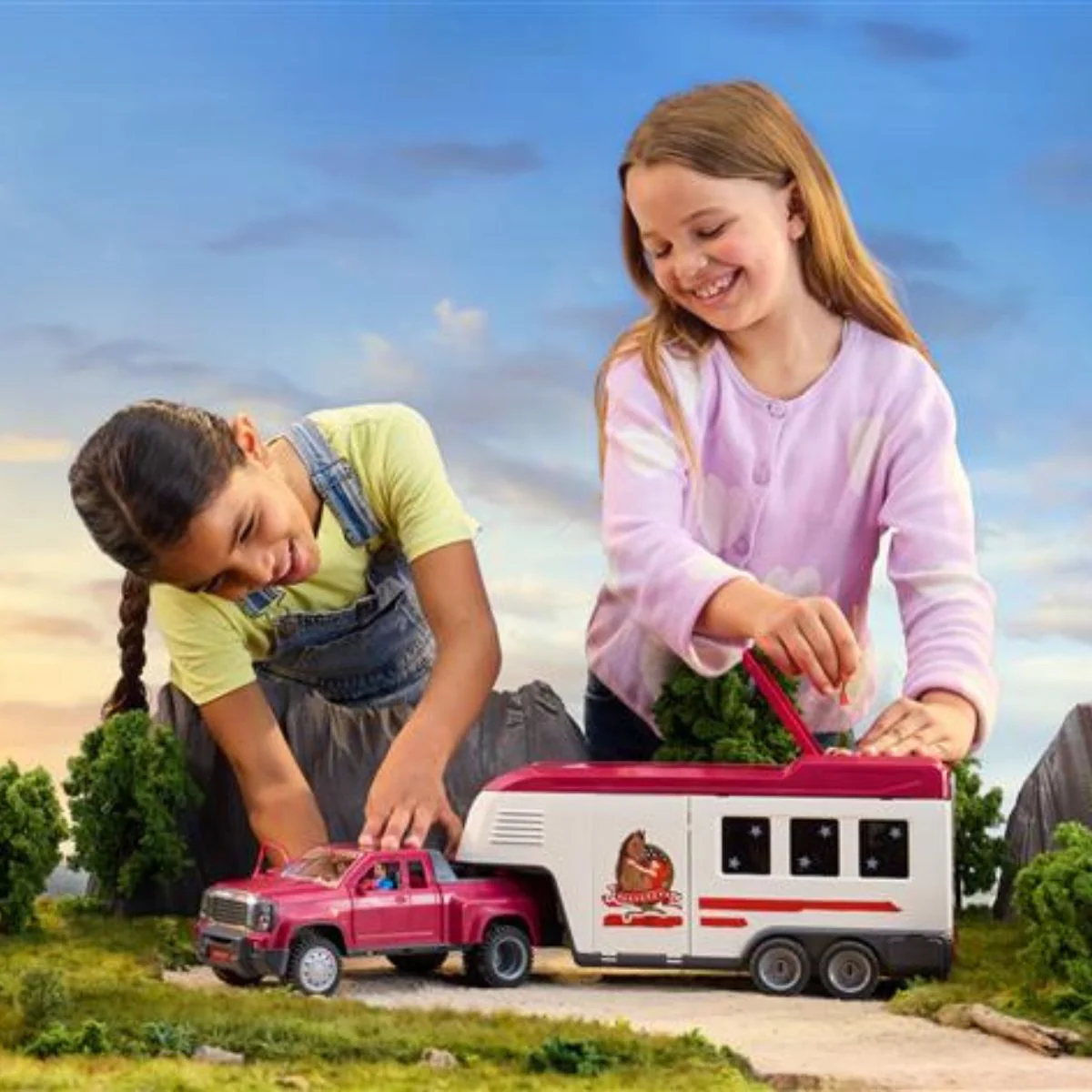 Lakeside Truck and Trailer - Image 5