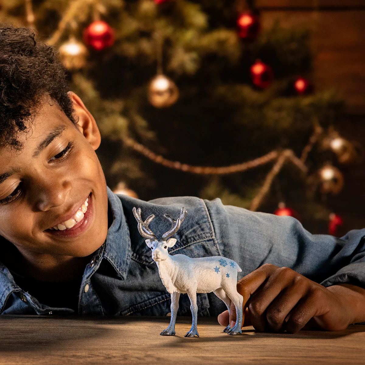 Limited-Edition schleich® Holiday Reindeer 2024 - Image 2