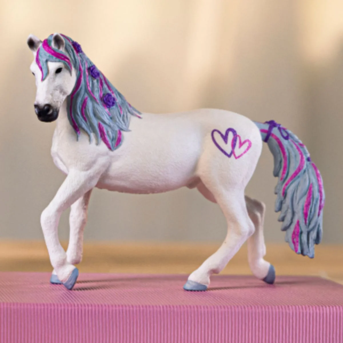 Love Edition Horse - Image 2